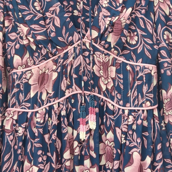 Farm Rio Ainika Bell Cuff Dress Sz XS Armor Shoulders Tasseled Tie Floral Flowy - Picture 6 of 16